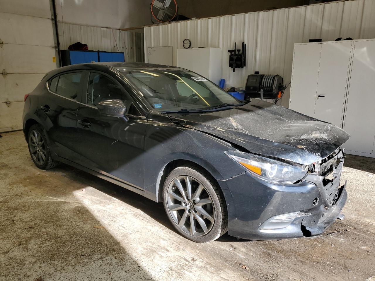2018 Mazda 3 Touring - Image 4