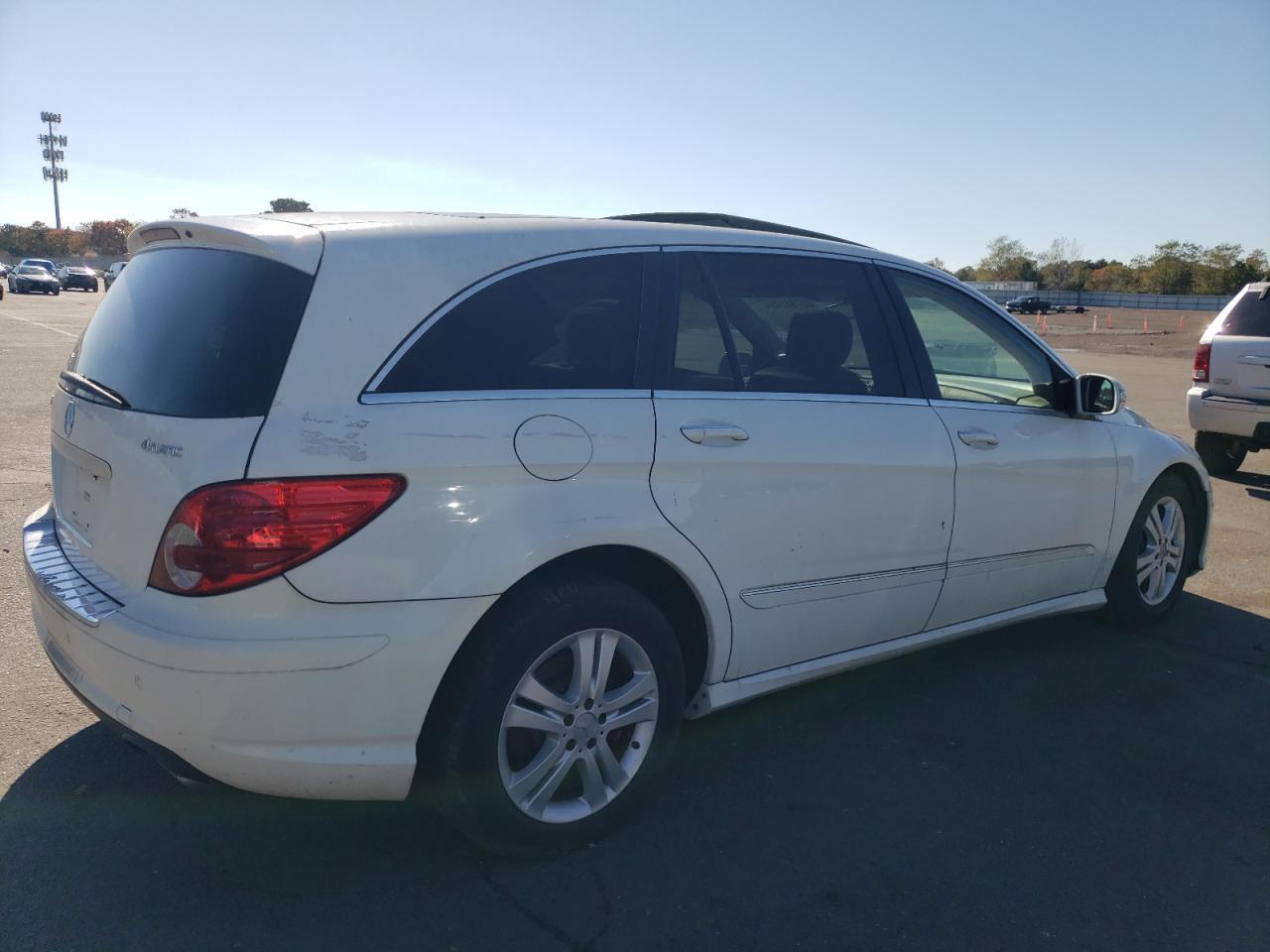 2009 Mercedes-Benz R 350 4Matic - Фото 3