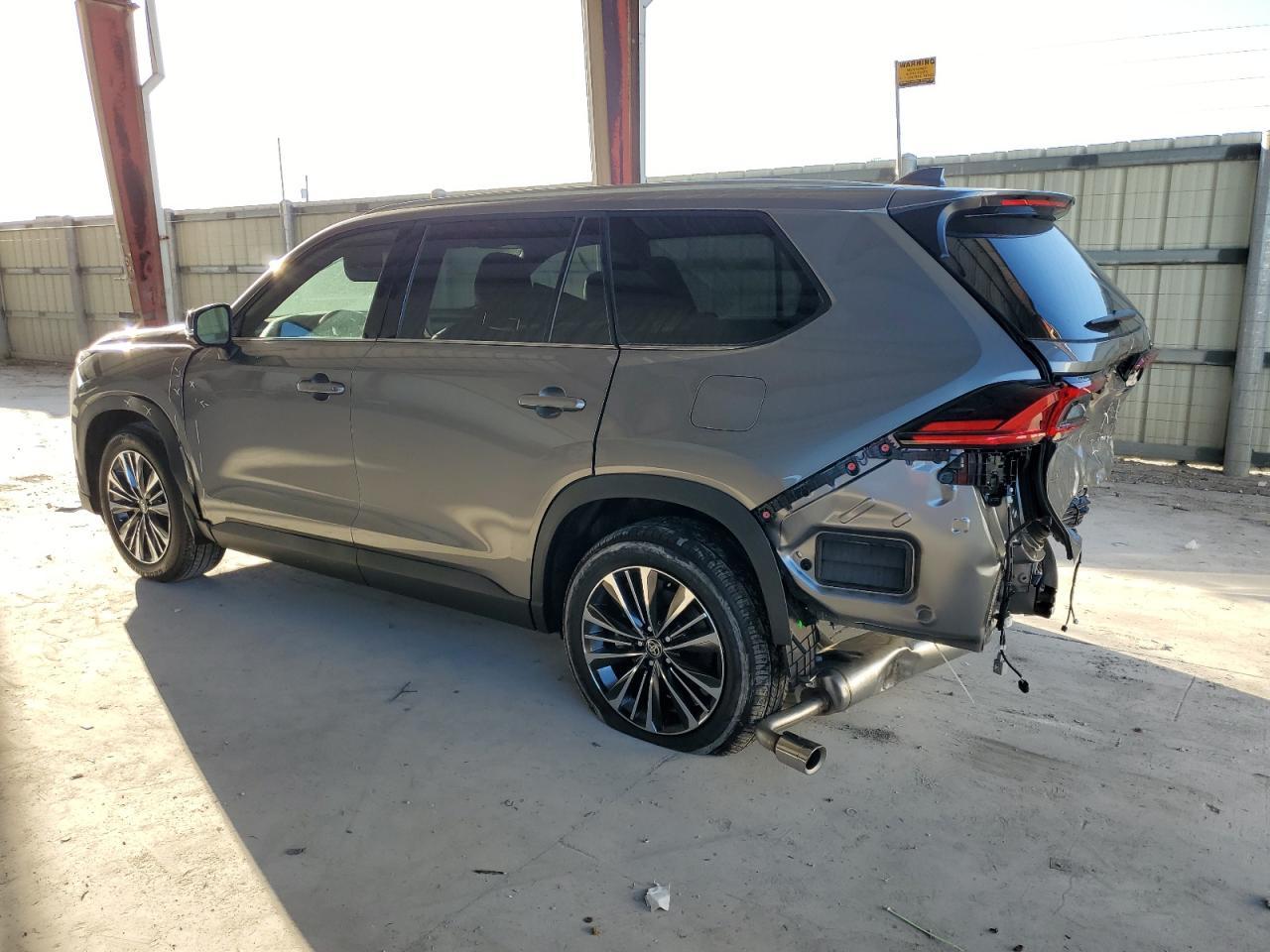 2025 Toyota Grand Highlander Limited - Image 2
