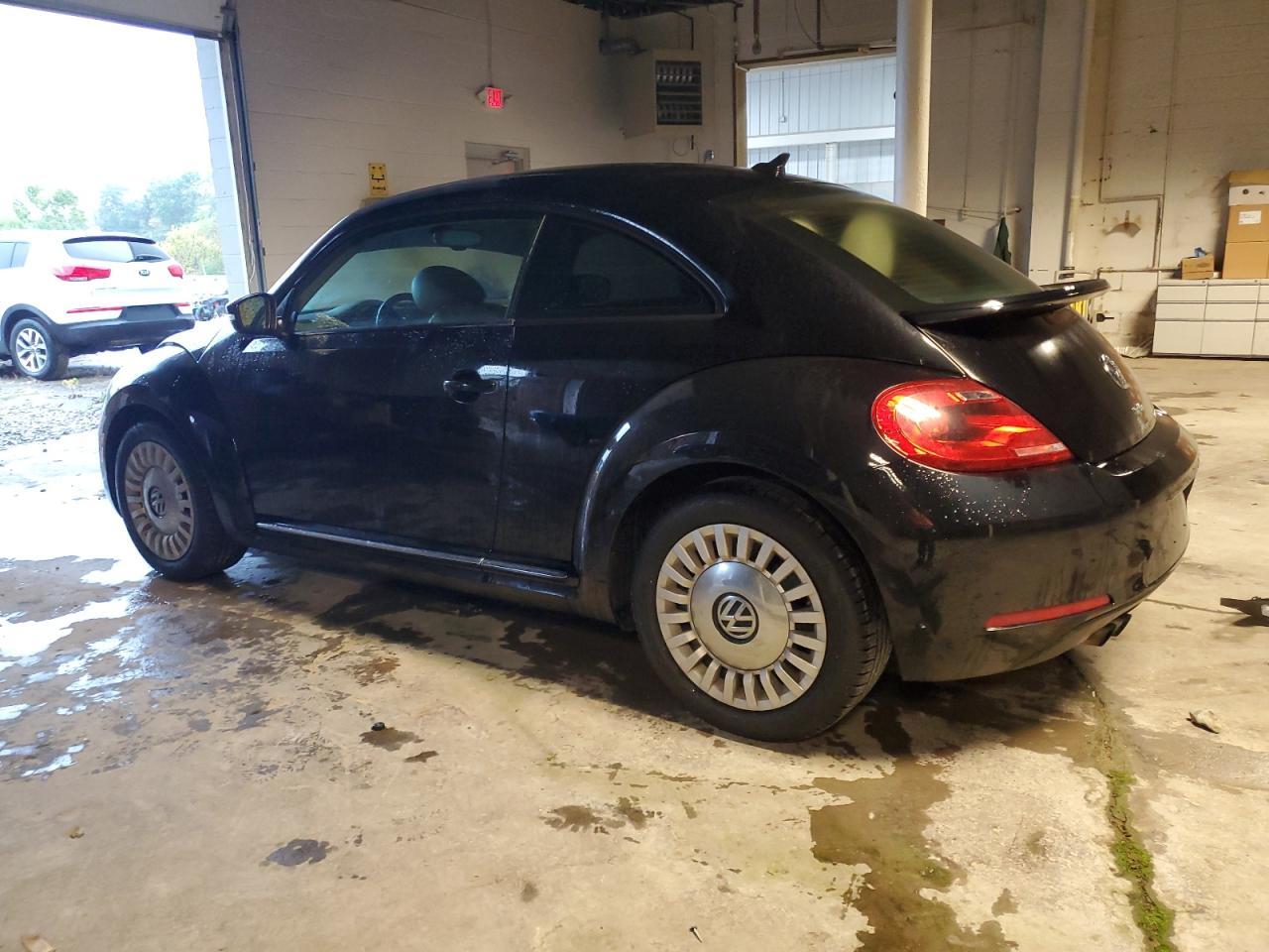 2016 Volkswagen Beetle Se - Image 2