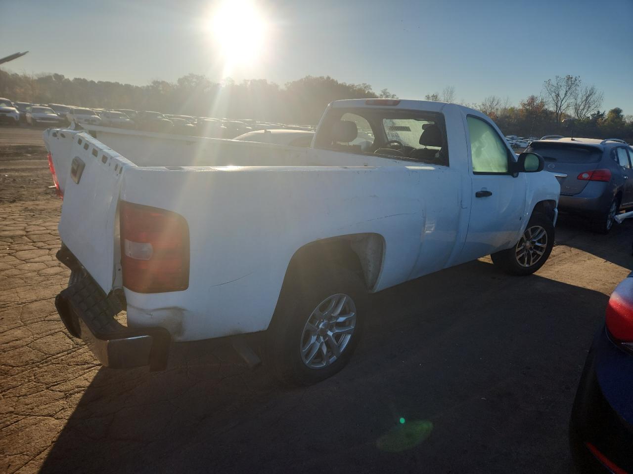 2009 Chevrolet Silverado C1500 - Image 3