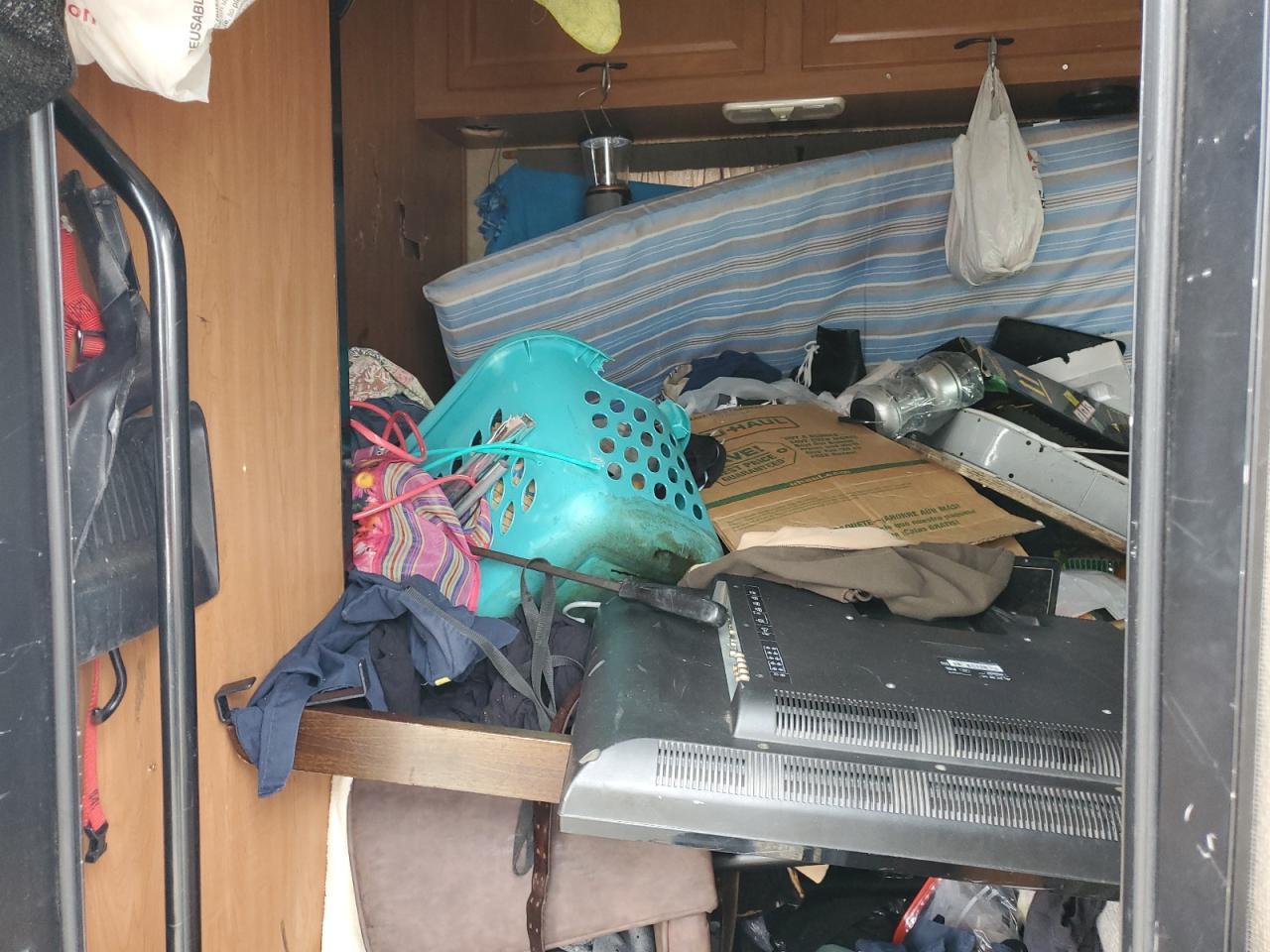 2017 Ford Econoline E350 Super Duty Cutaway Van - Image 6