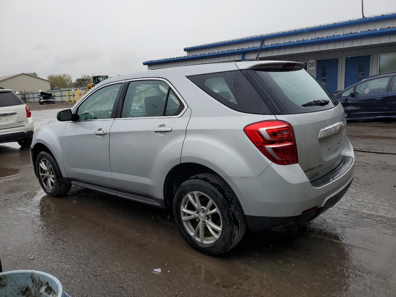 2017 Chevrolet Equinox Ls - Фото 2