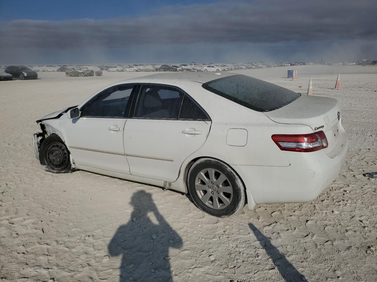 2011 Toyota Camry Base - Фото 2