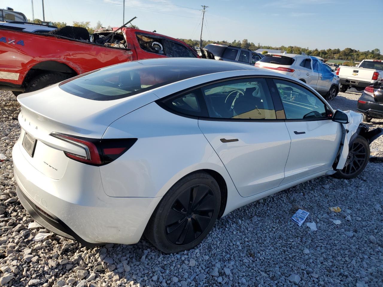 2024 Tesla Model 3 - Image 3