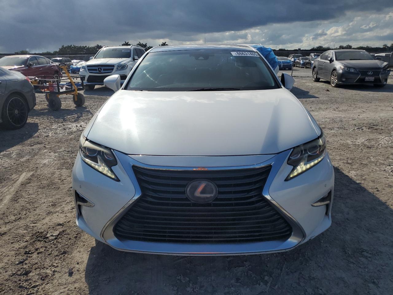 2017 Lexus Es 350 - Фото 5