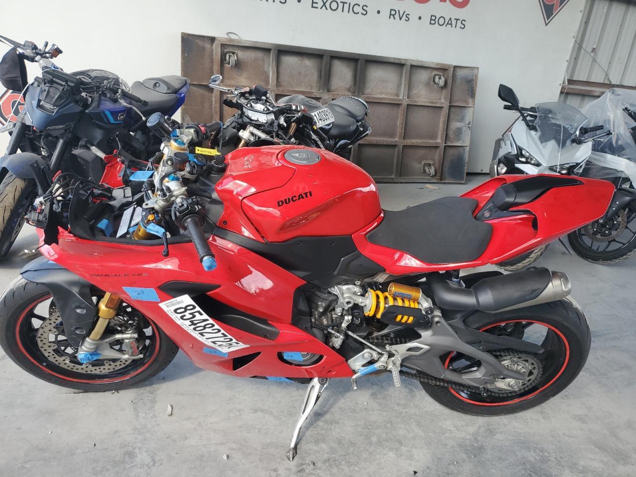 2025 Ducati Panigale V2 - Фото 3