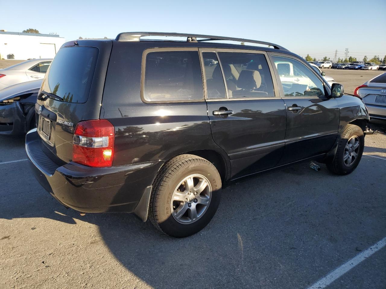 2005 Toyota Highlander Limited - Image 3