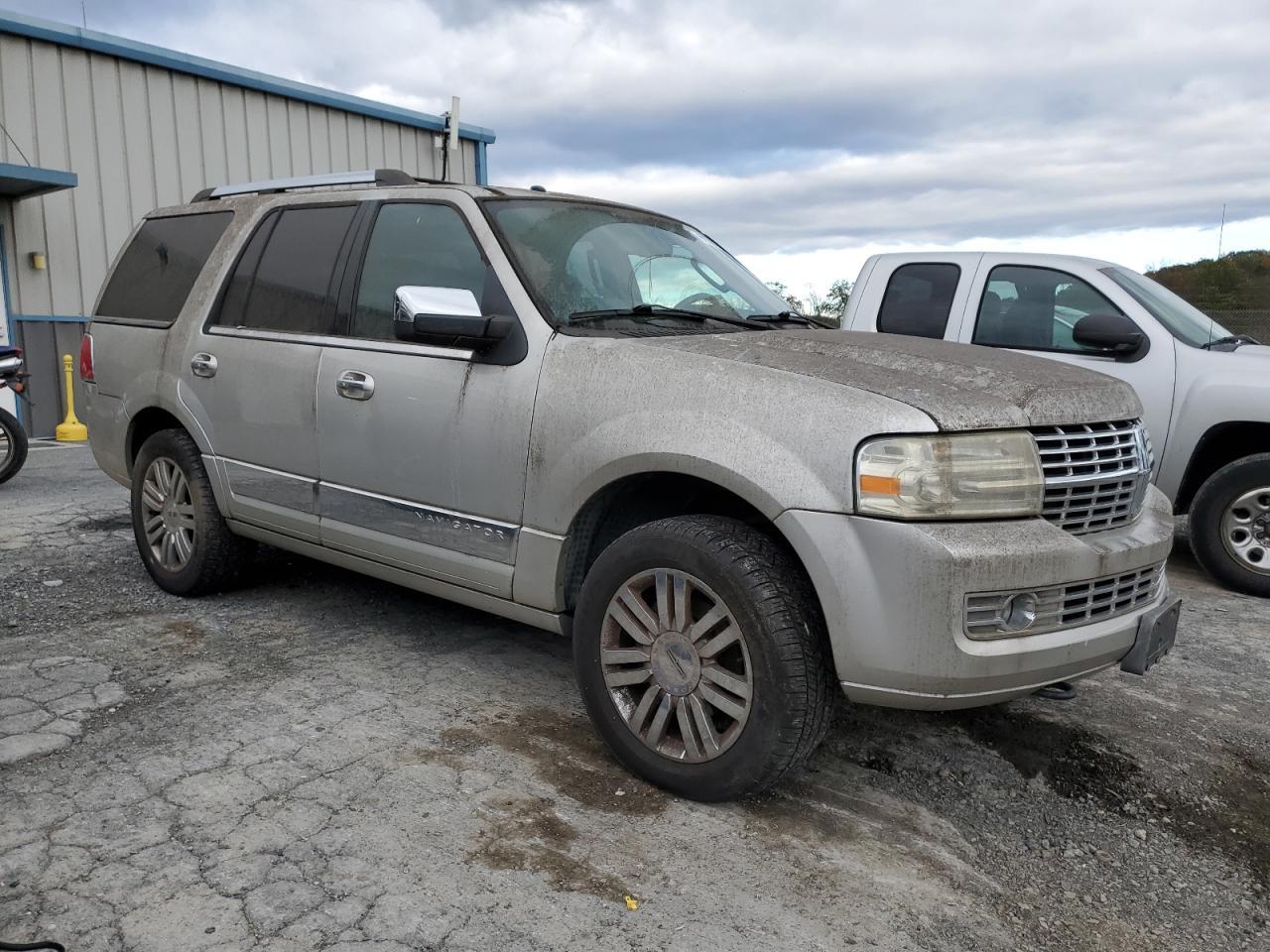 2007 Lincoln Navigator - Image 4
