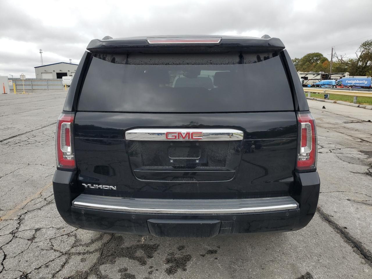 2018 GMC Yukon Denali - Фото 6