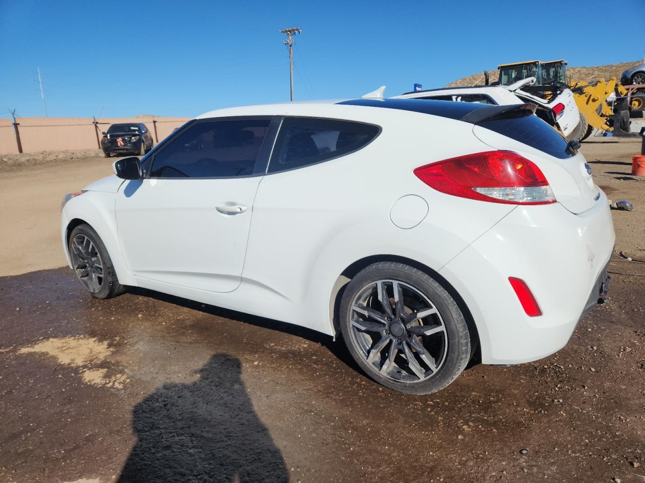 2014 Hyundai Veloster Base - Фото 2