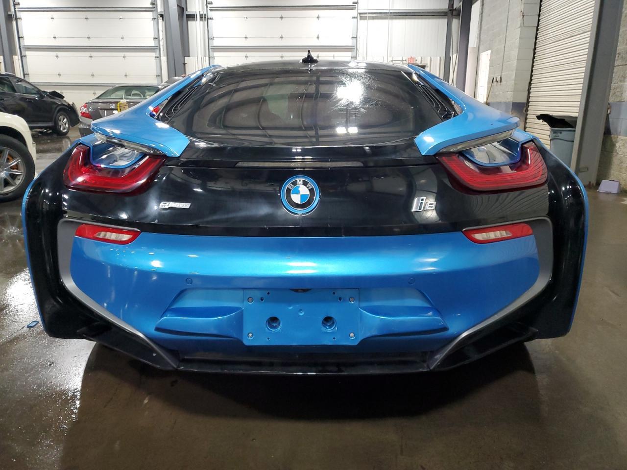 2016 BMW I8 - Фото 6
