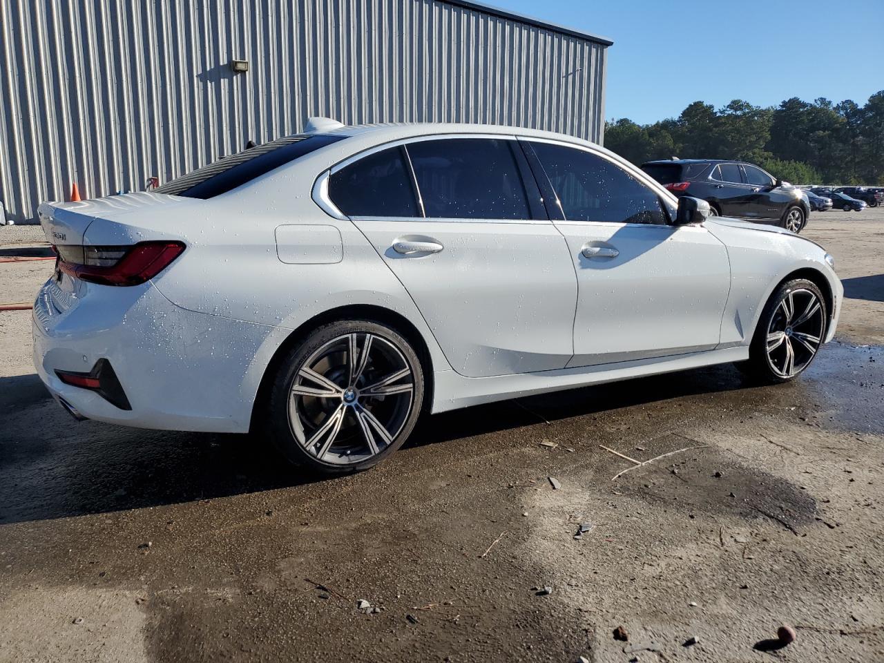 2021 BMW 330I - Фото 3
