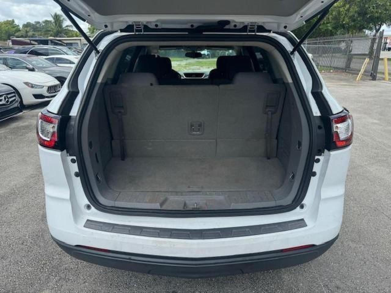 2016 Chevrolet Traverse Ls - Image 6