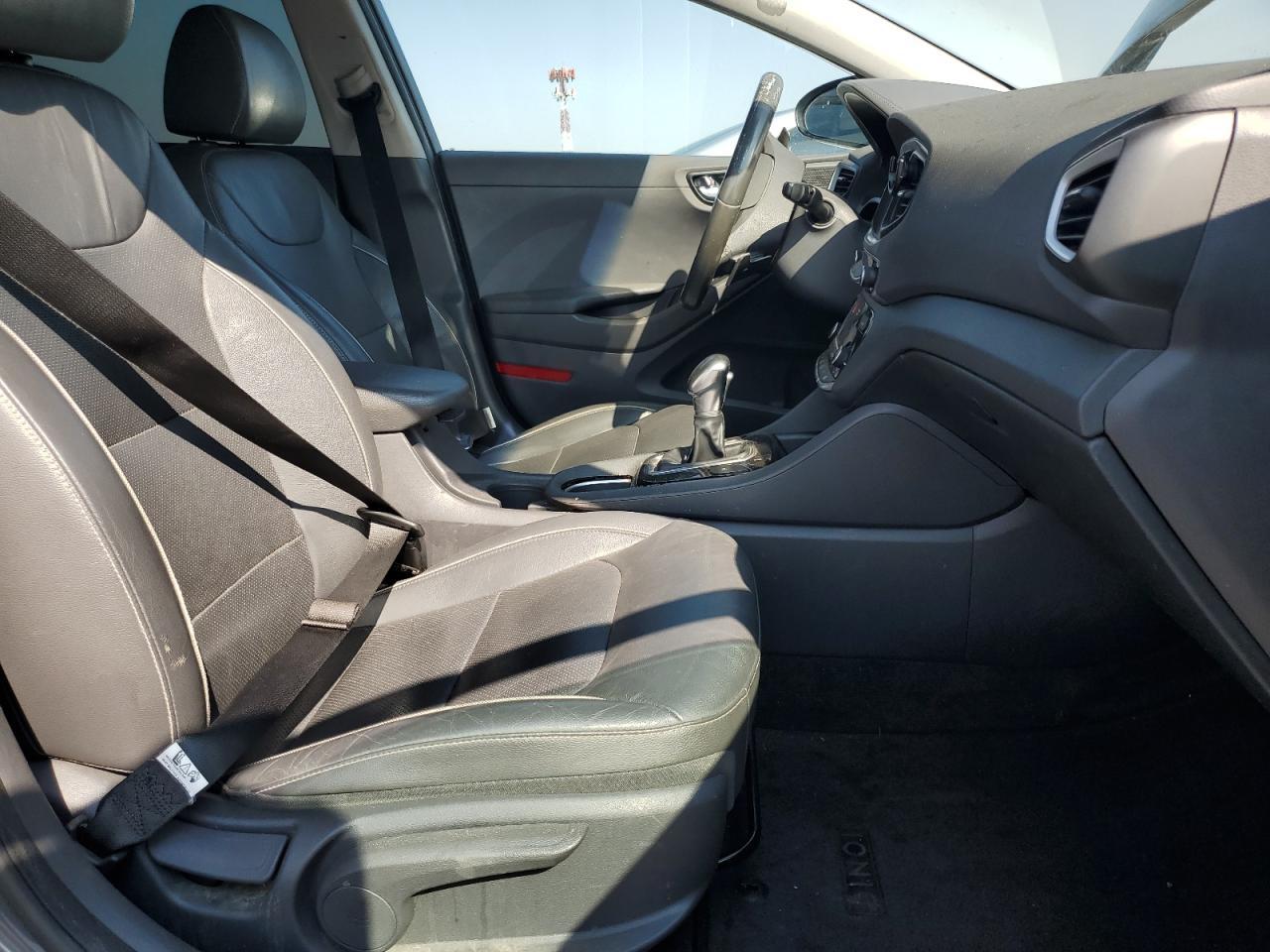 2019 Hyundai Ioniq Limited - Image 7