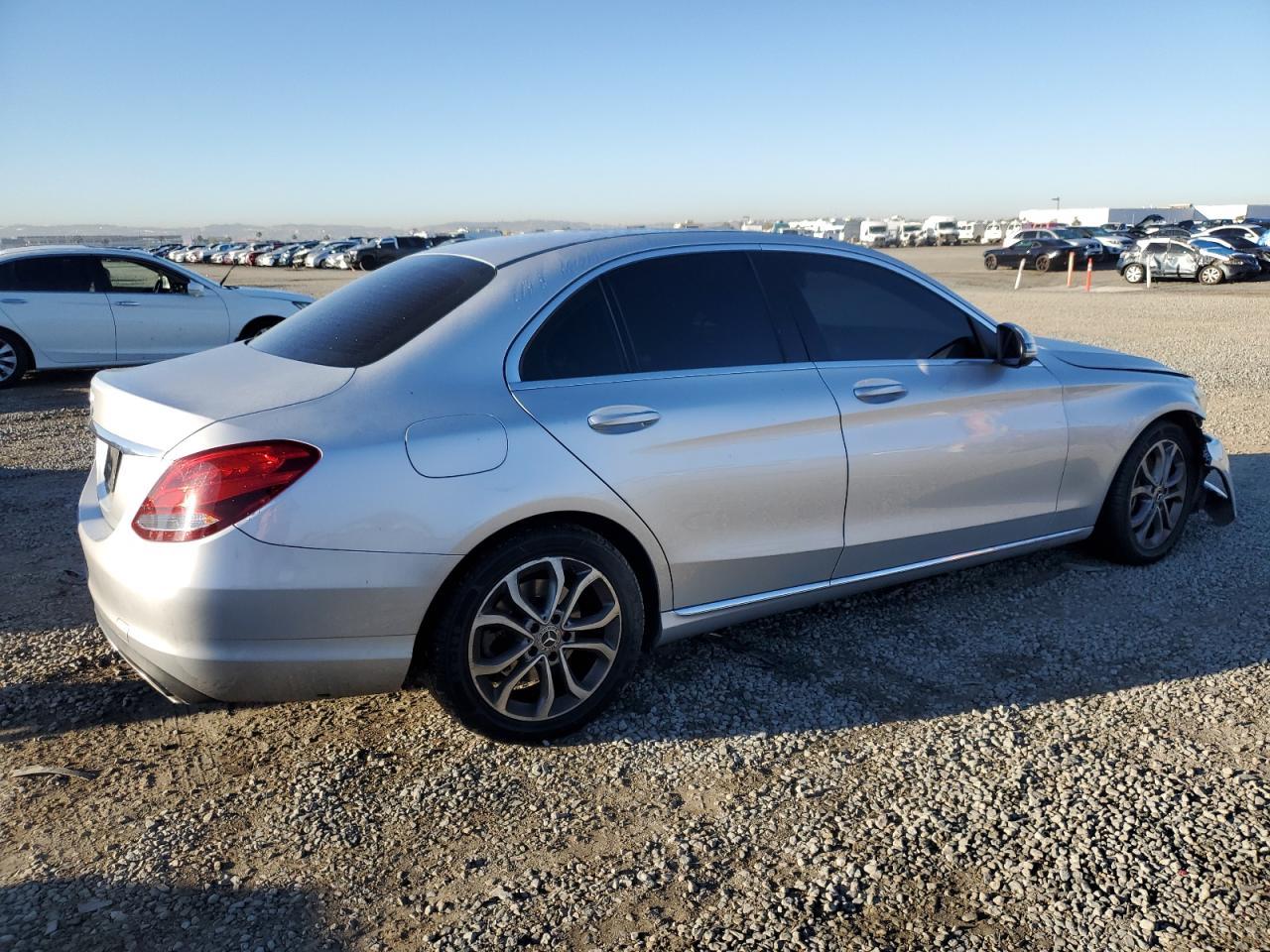 2017 Mercedes-Benz C 300 - Фото 3