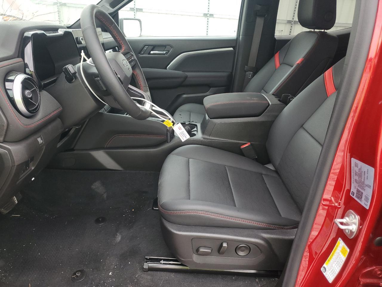 2025 Chevrolet Colorado Z71 - Image 7