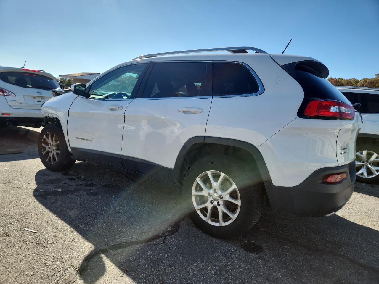 2016 Jeep Cherokee Latitude - Фото 2