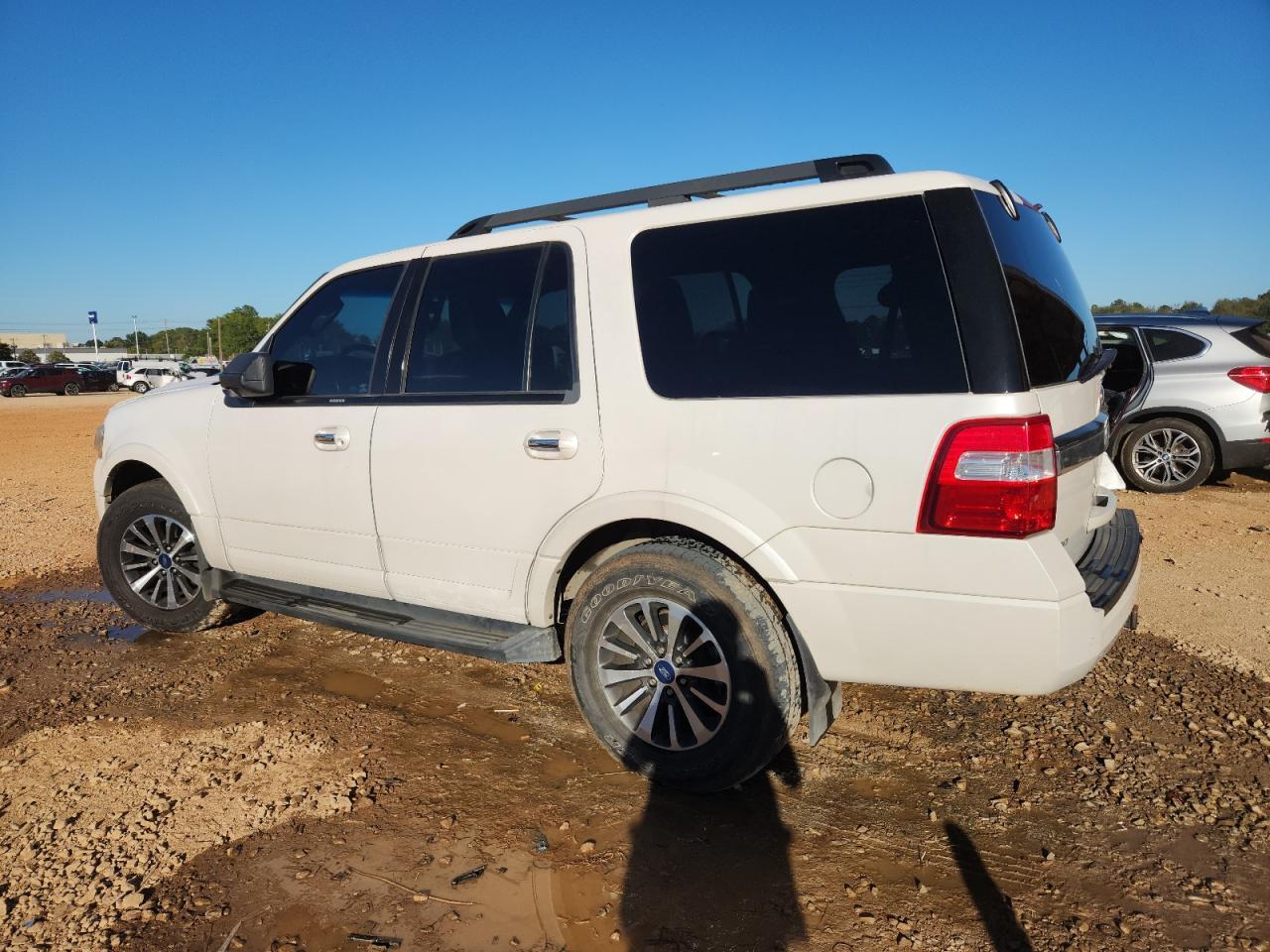 2015 Ford Expedition Xlt - Image 2