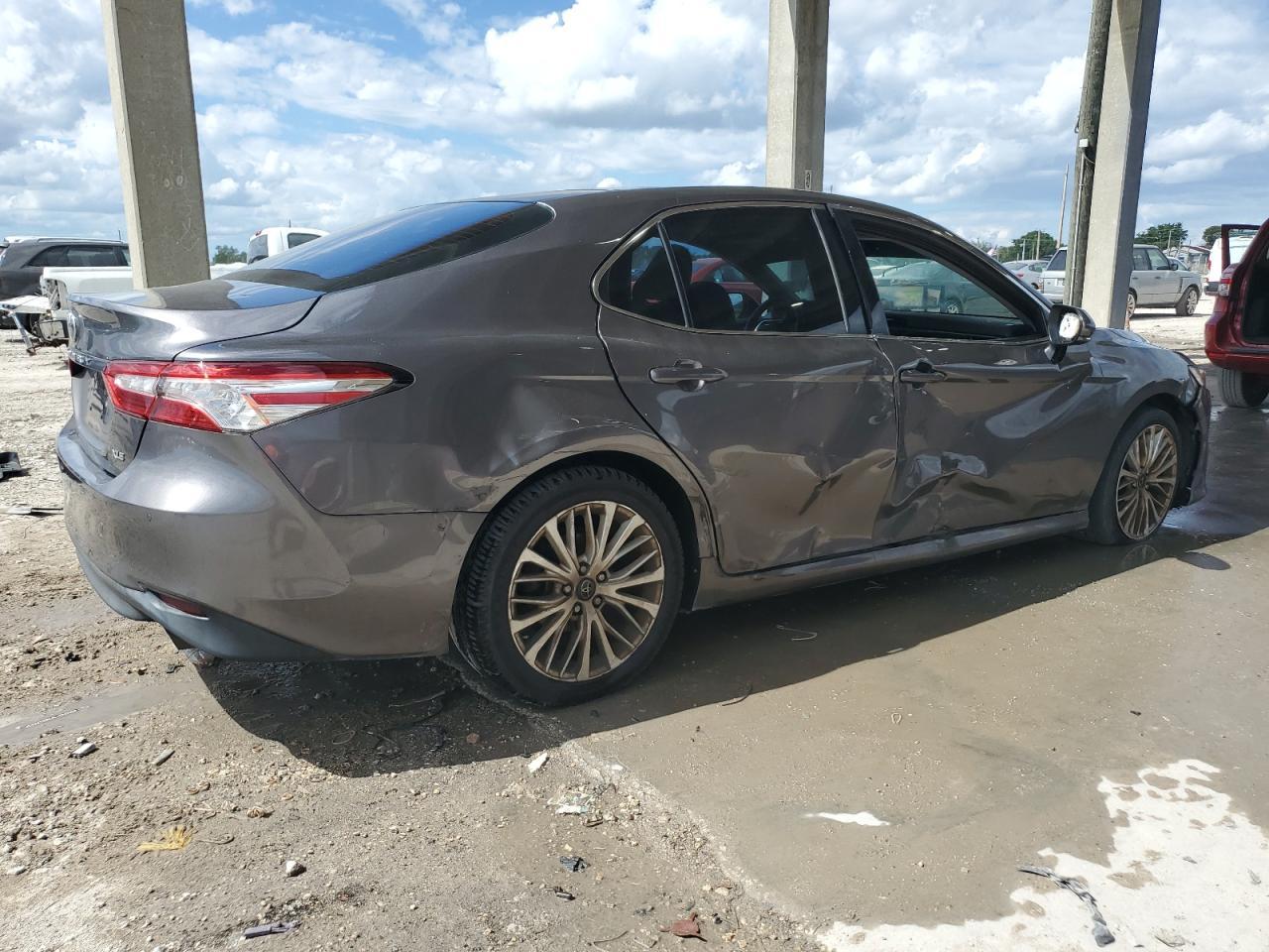 2018 Toyota Camry L - Image 3