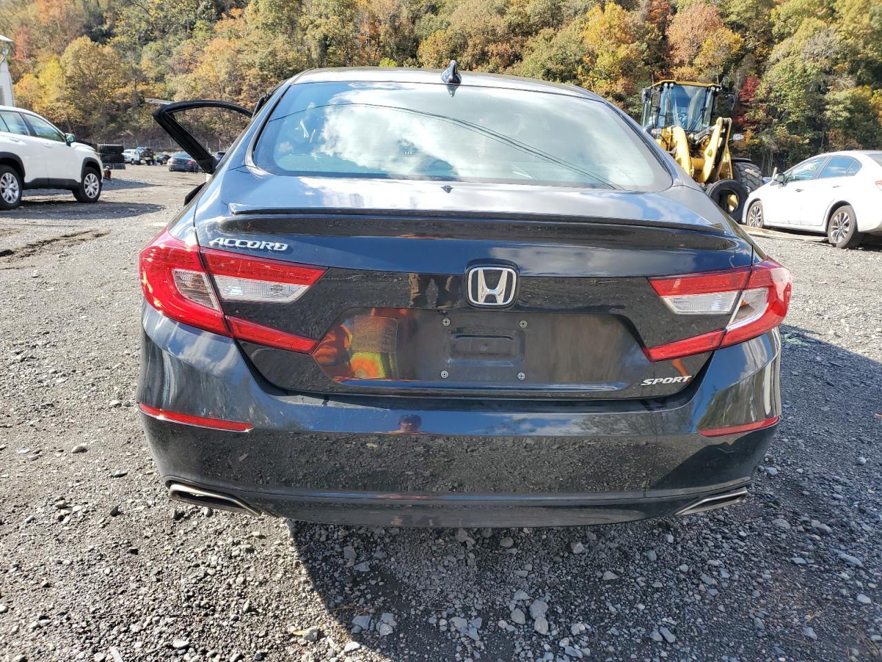 2022 Honda Accord Sport - Image 6