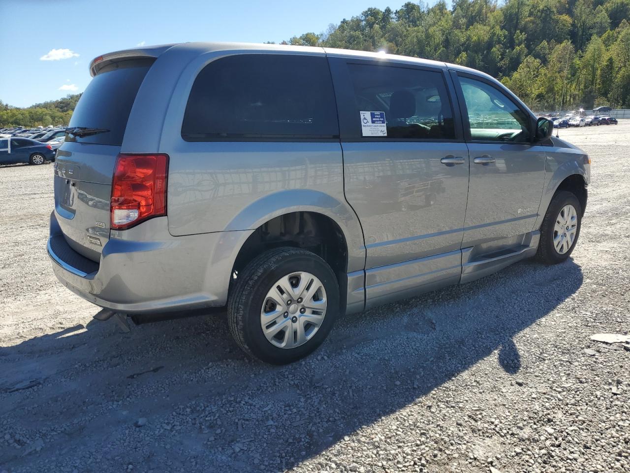 2018 Dodge Grand Caravan Se - Image 3