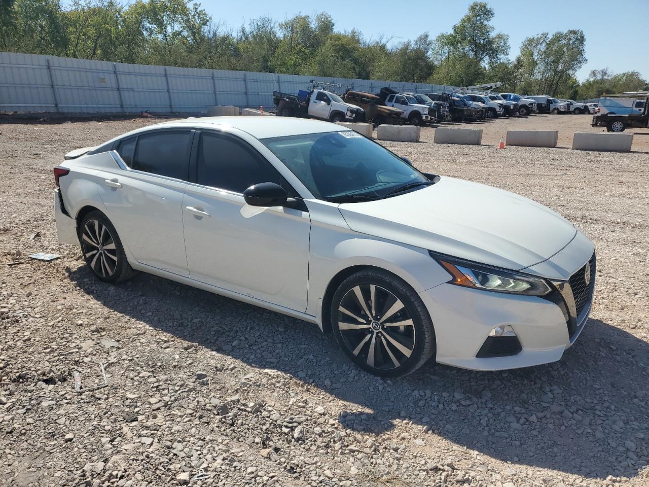 2022 Nissan Altima Sr - Image 4