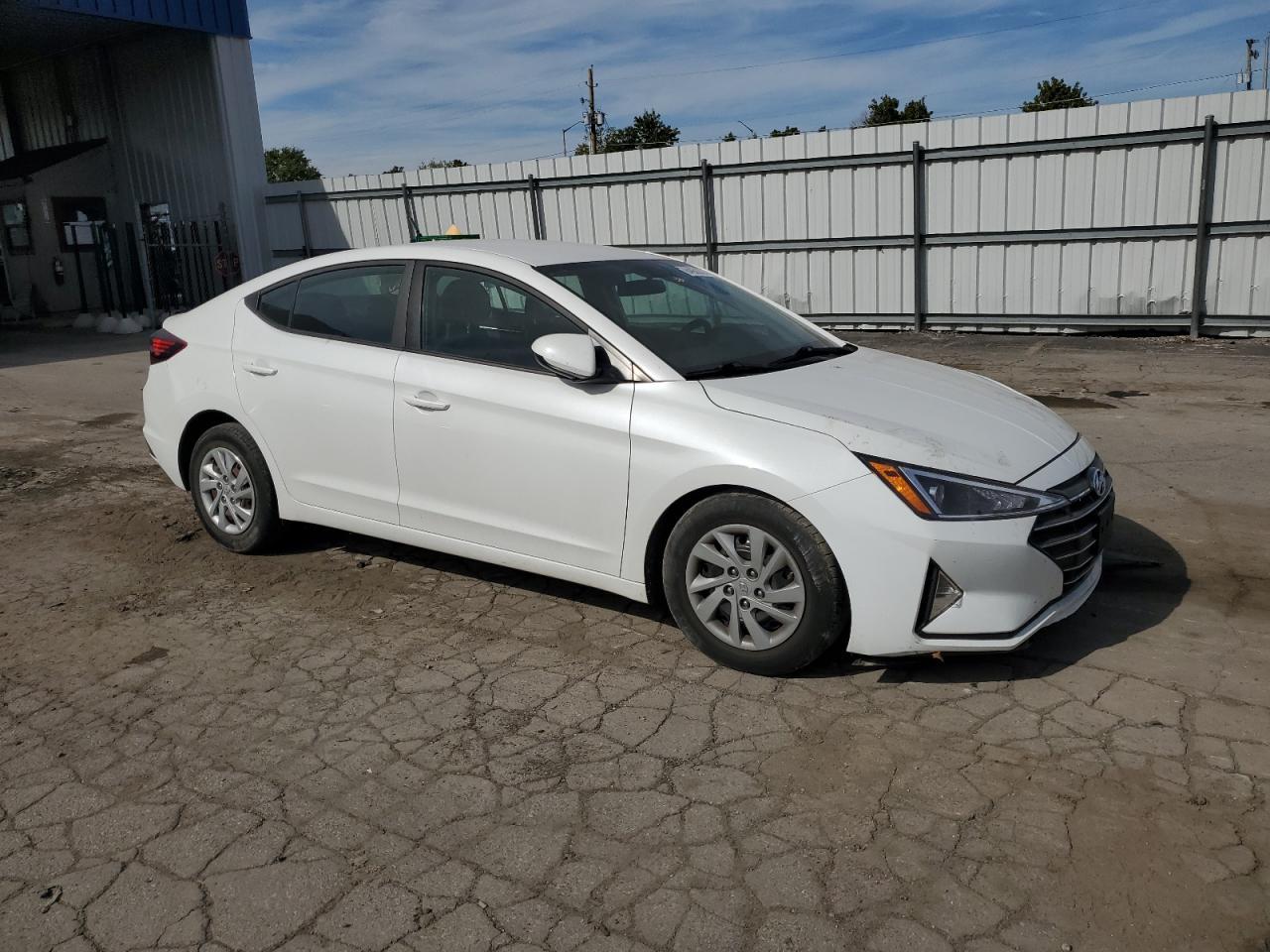 2019 Hyundai Elantra Se - Фото 4