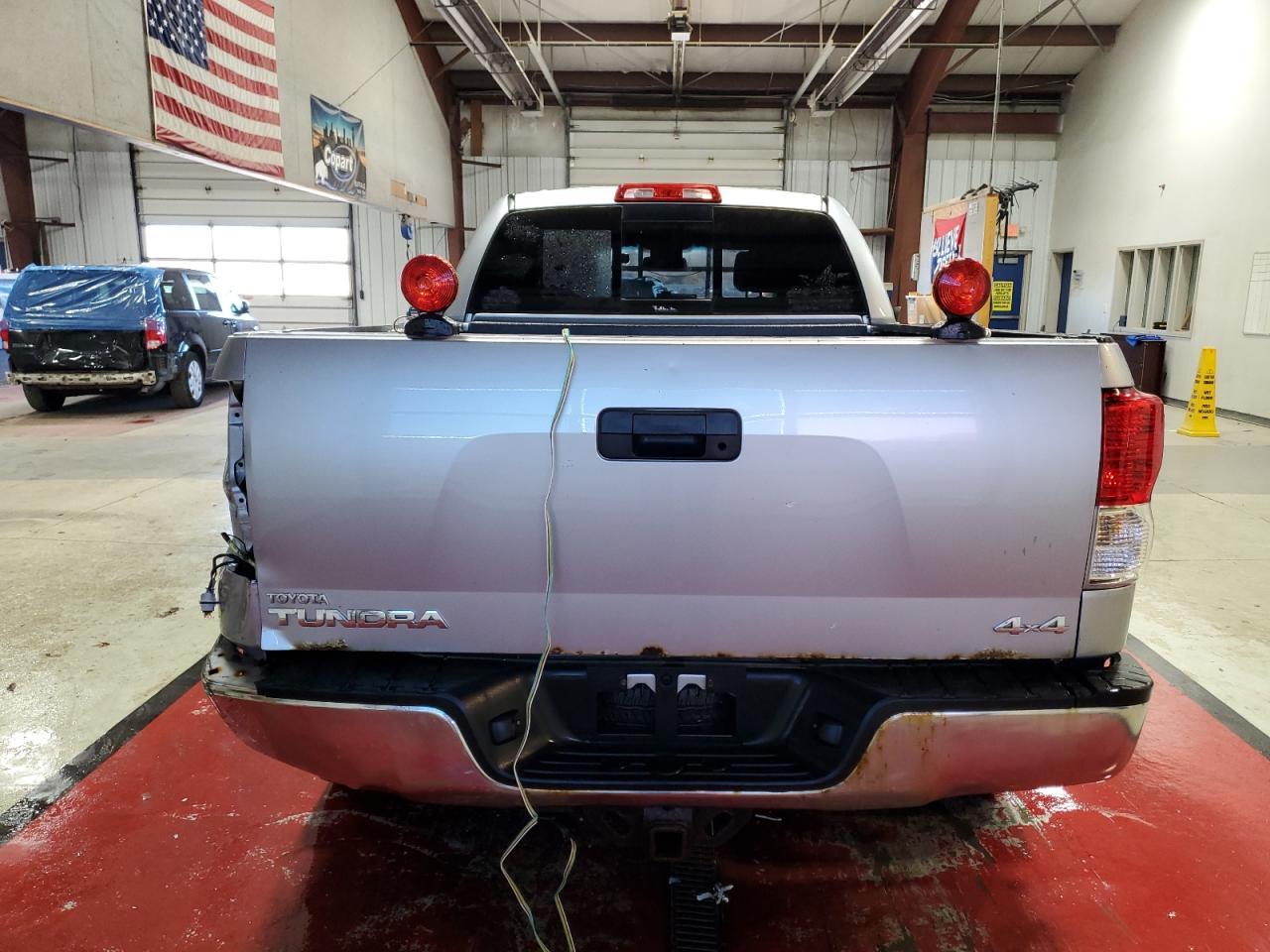 2011 Toyota Tundra Double Cab Sr5 - Фото 6