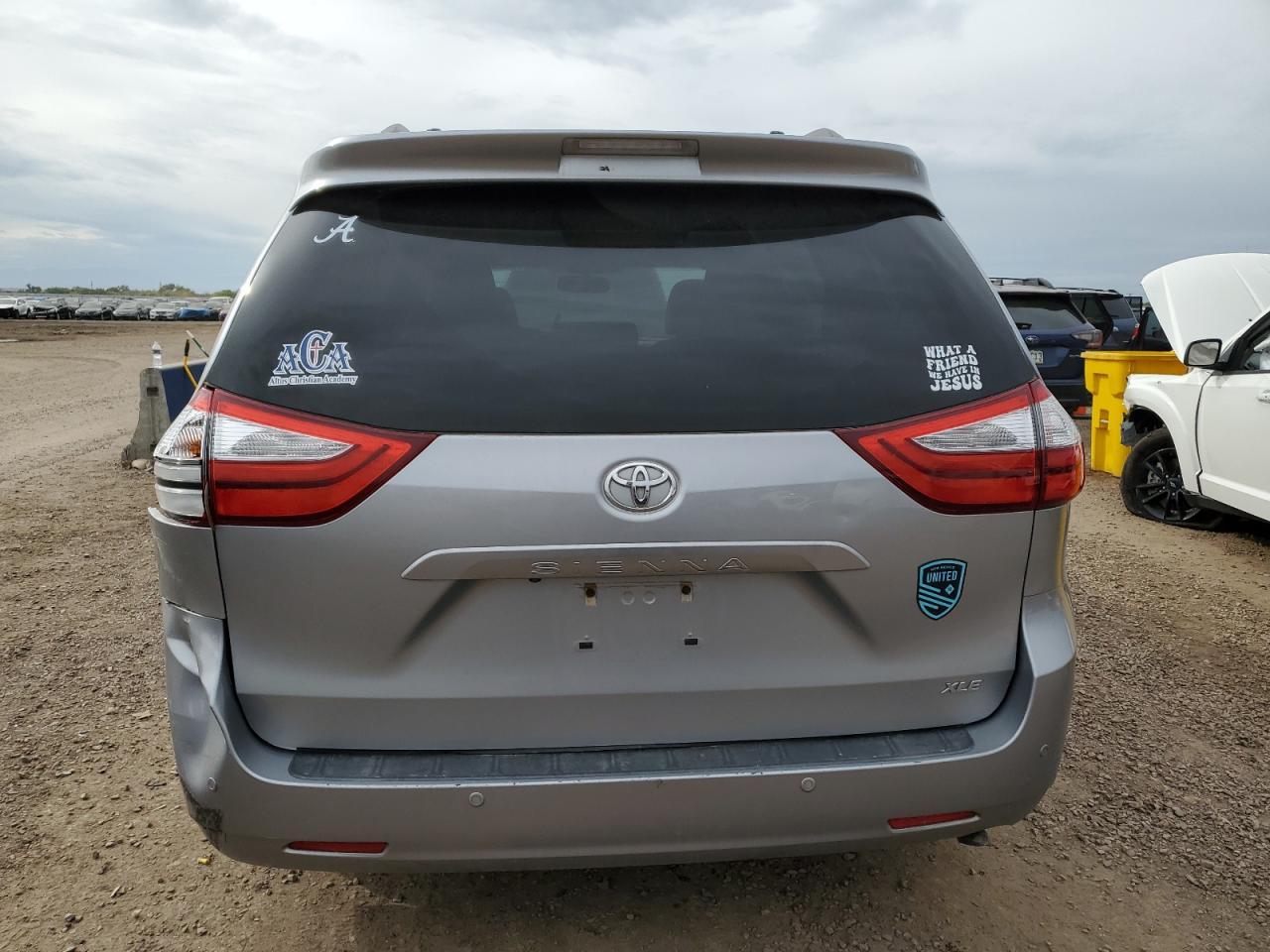 2015 Toyota Sienna Xle - Image 6