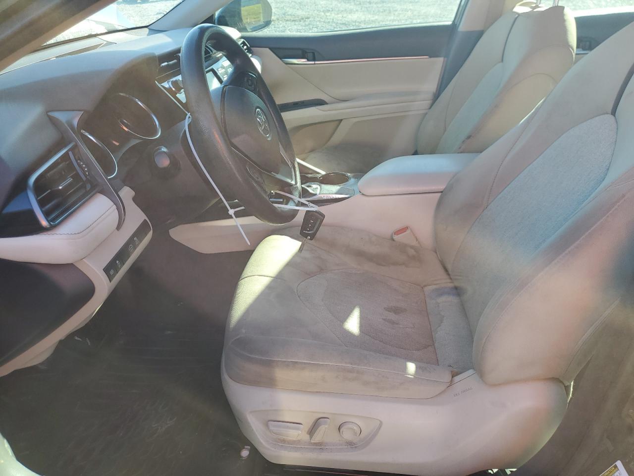 2019 Toyota Camry L - Фото 7