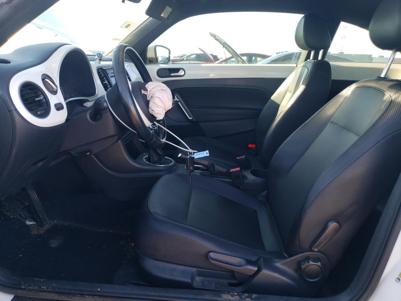 2013 Volkswagen Beetle - Фото 7