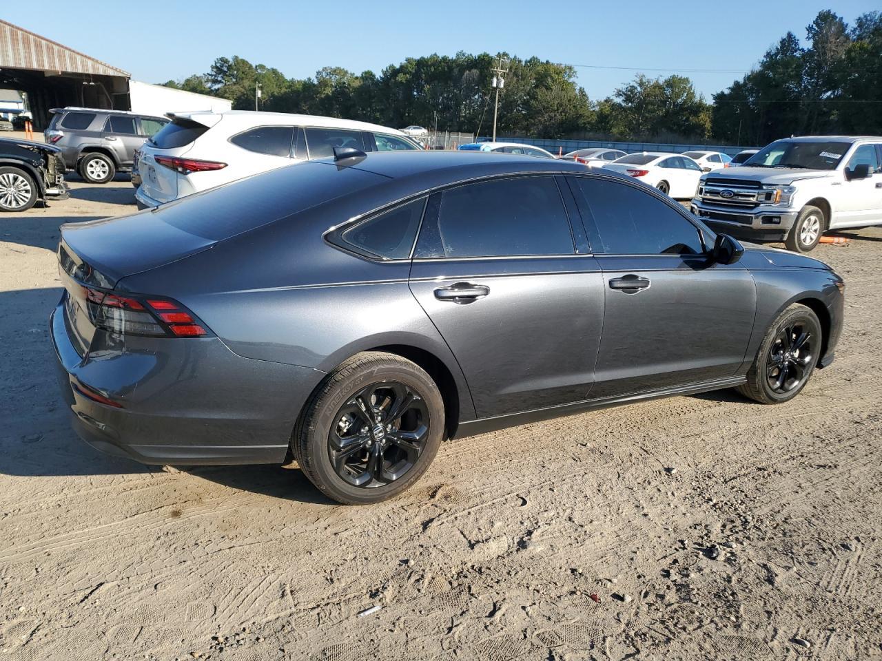 2025 Honda Accord Se - Image 3