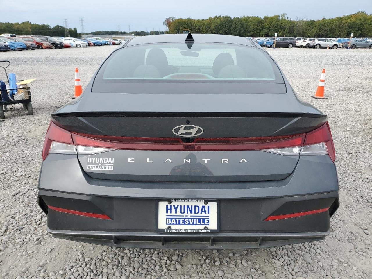 2025 Hyundai Elantra Sel Sport - Image 6