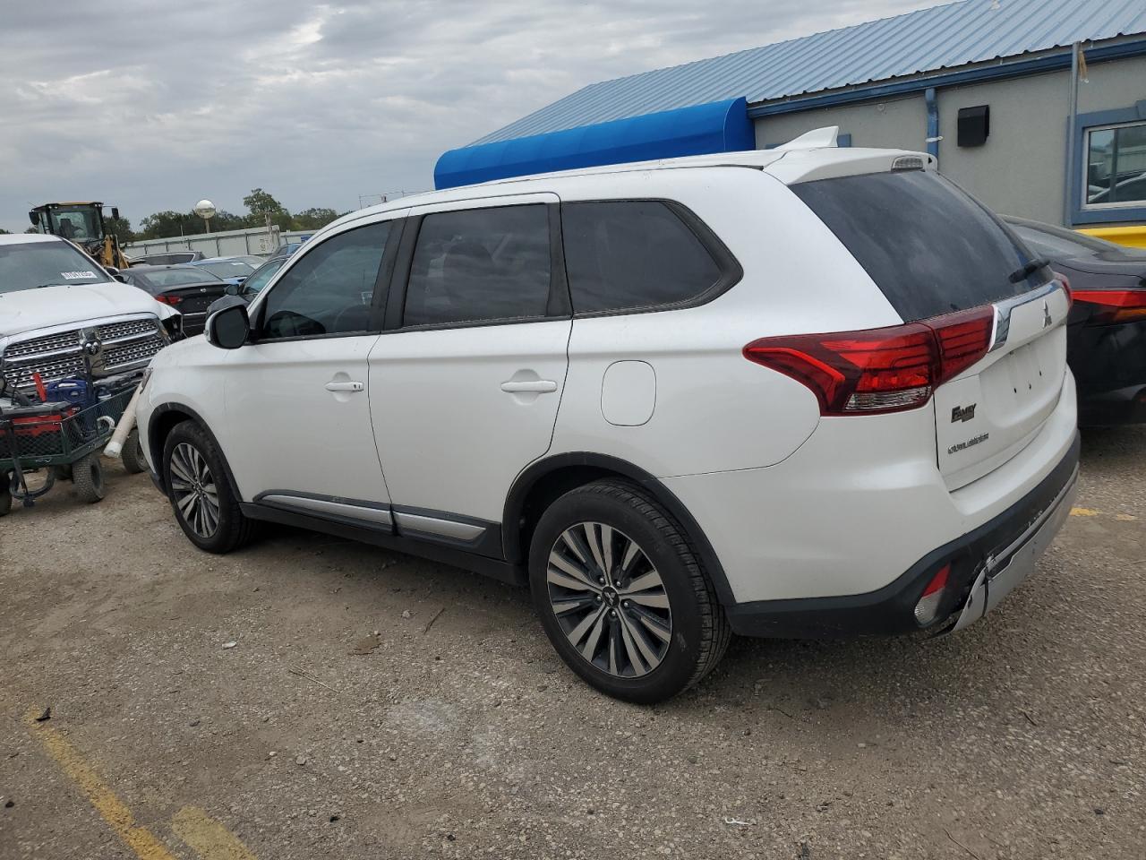 2020 Mitsubishi Outlander Se - Фото 2