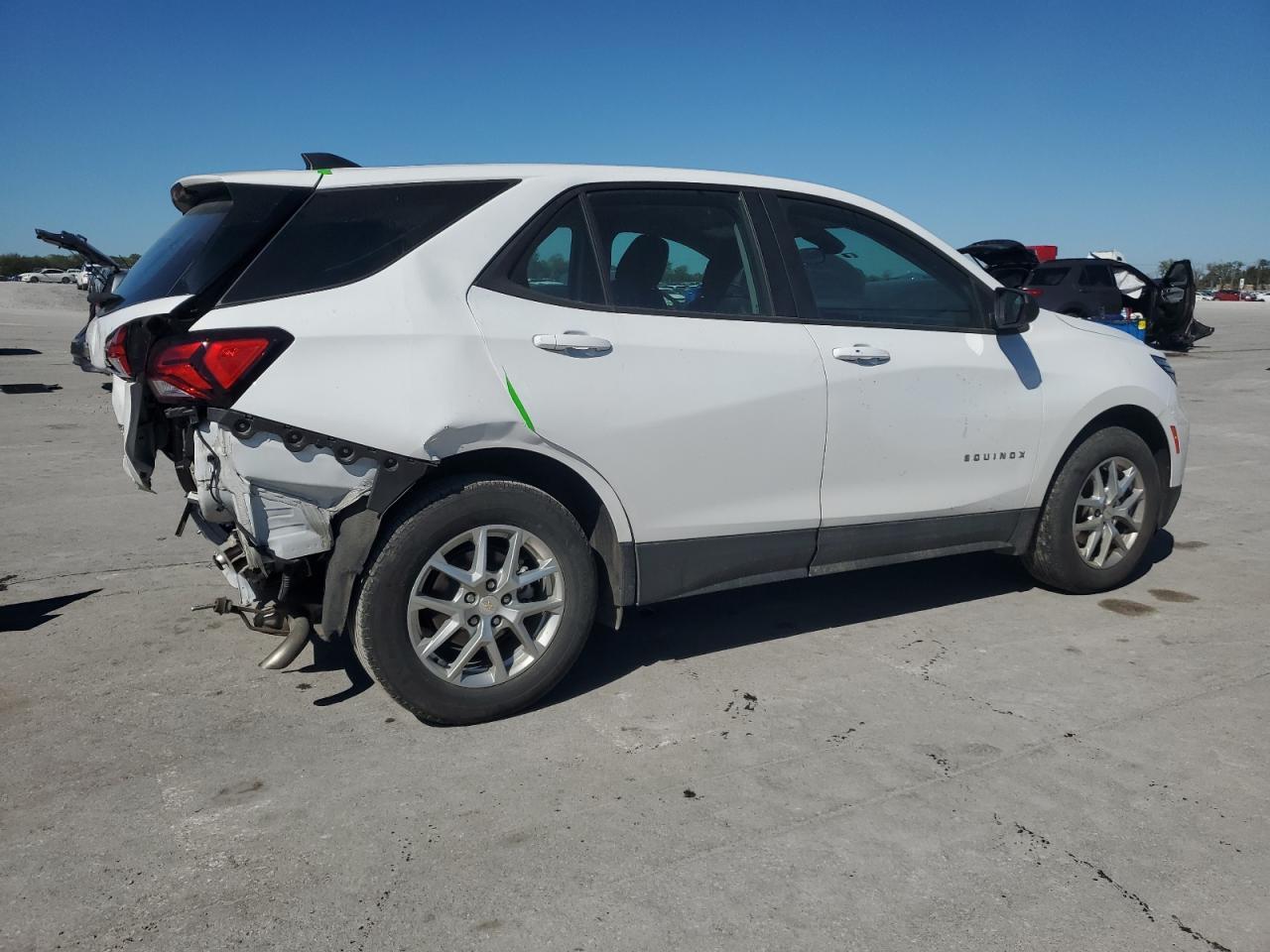 2023 Chevrolet Equinox Ls - Фото 3