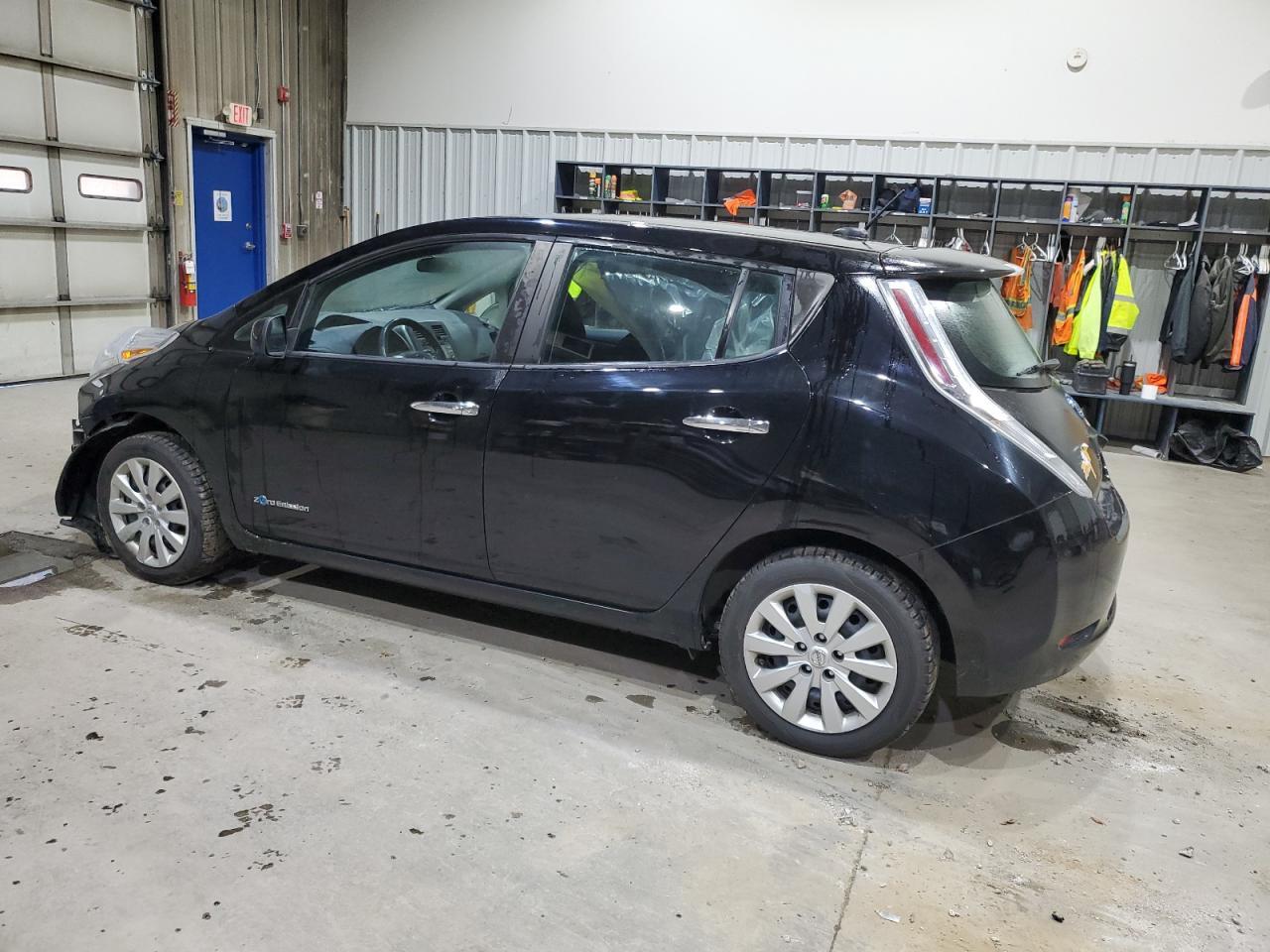 2015 Nissan Leaf S - Image 2