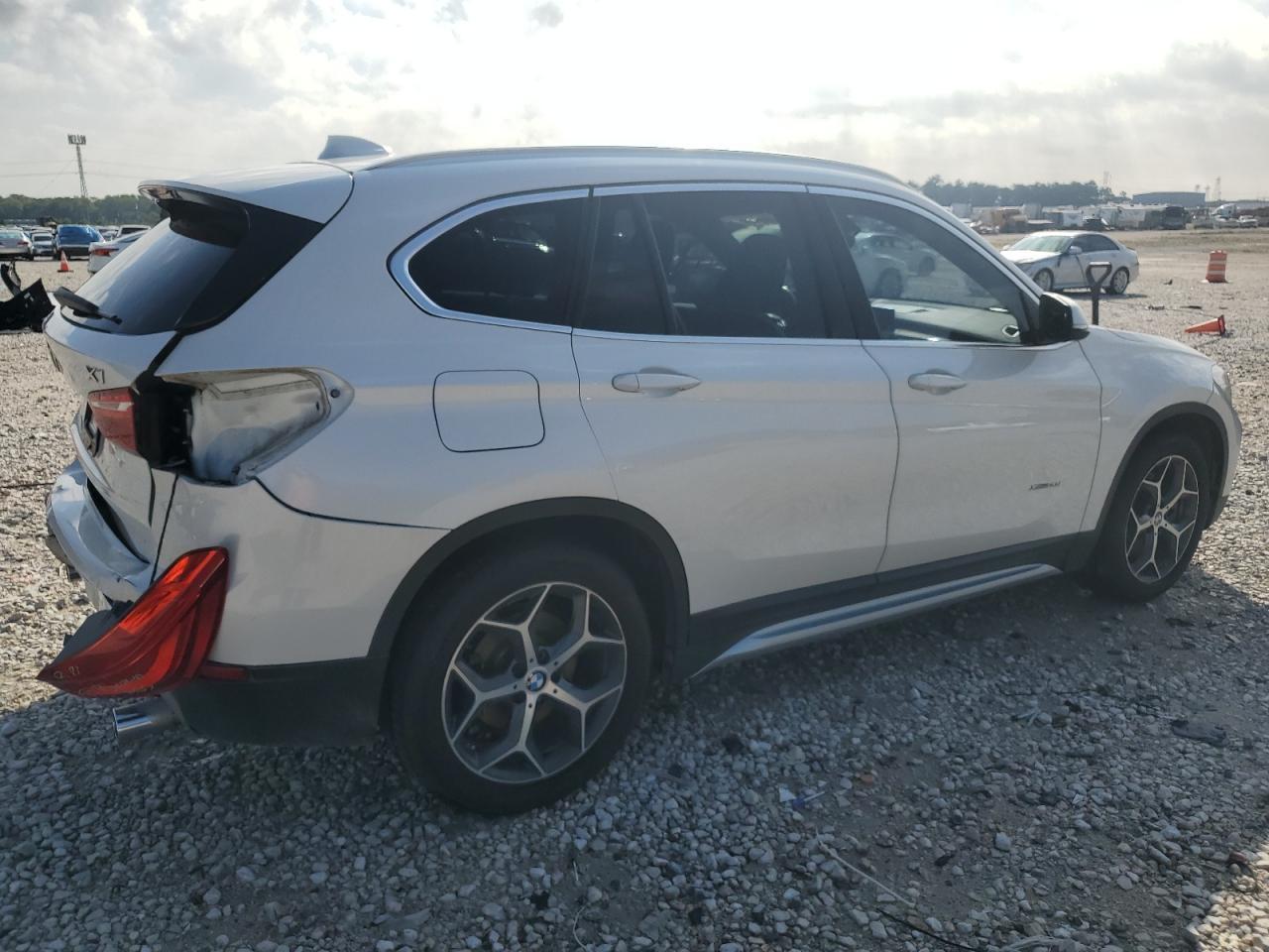 2018 BMW X1 xDrive28I - Image 3