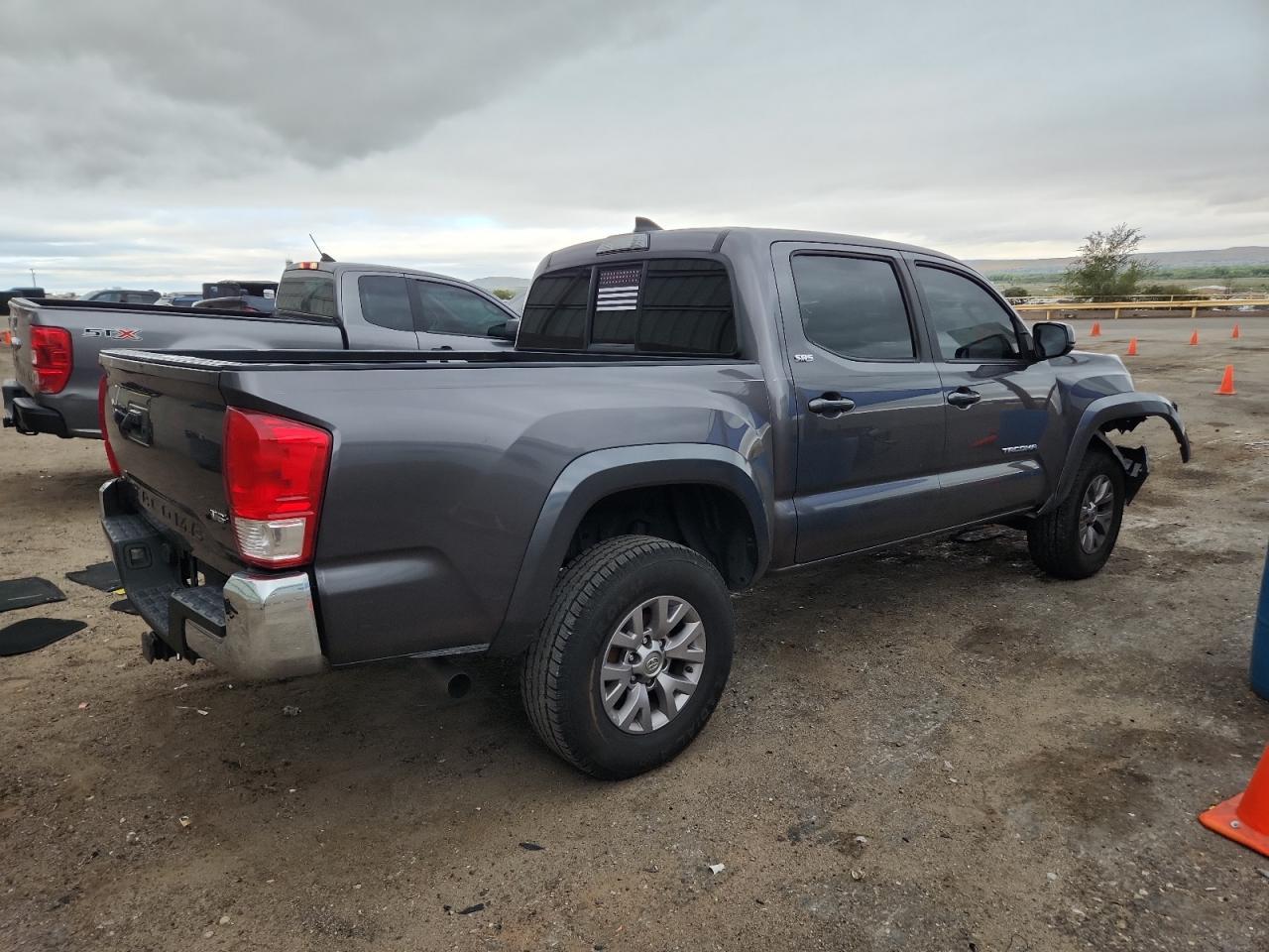 2017 Toyota Tacoma Double Cab - Фото 3