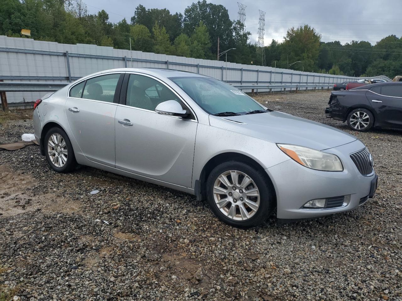 2013 Buick Regal Premium - Image 4