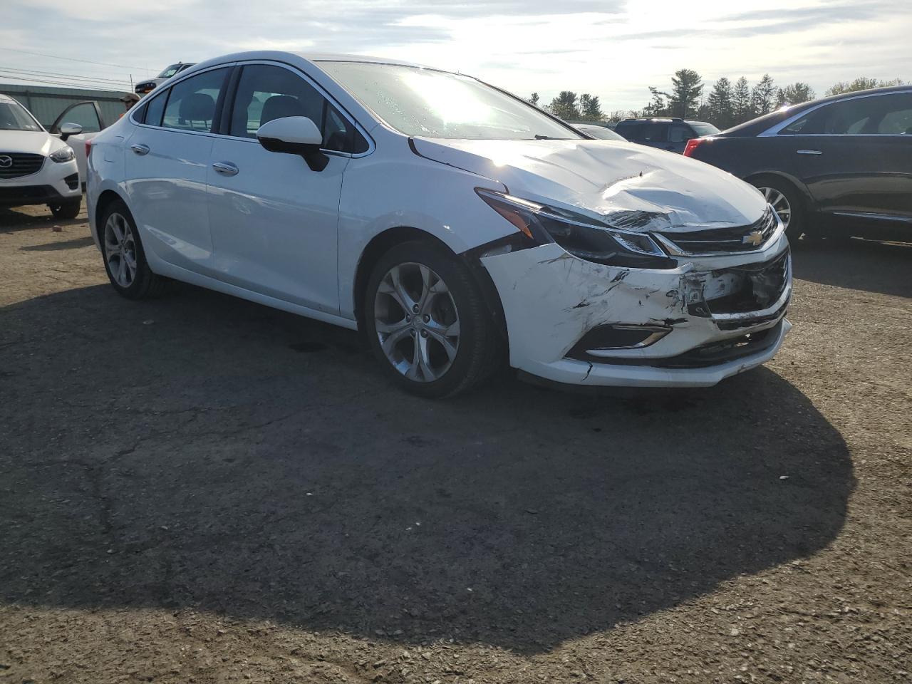 2016 Chevrolet Cruze Premier - Image 4