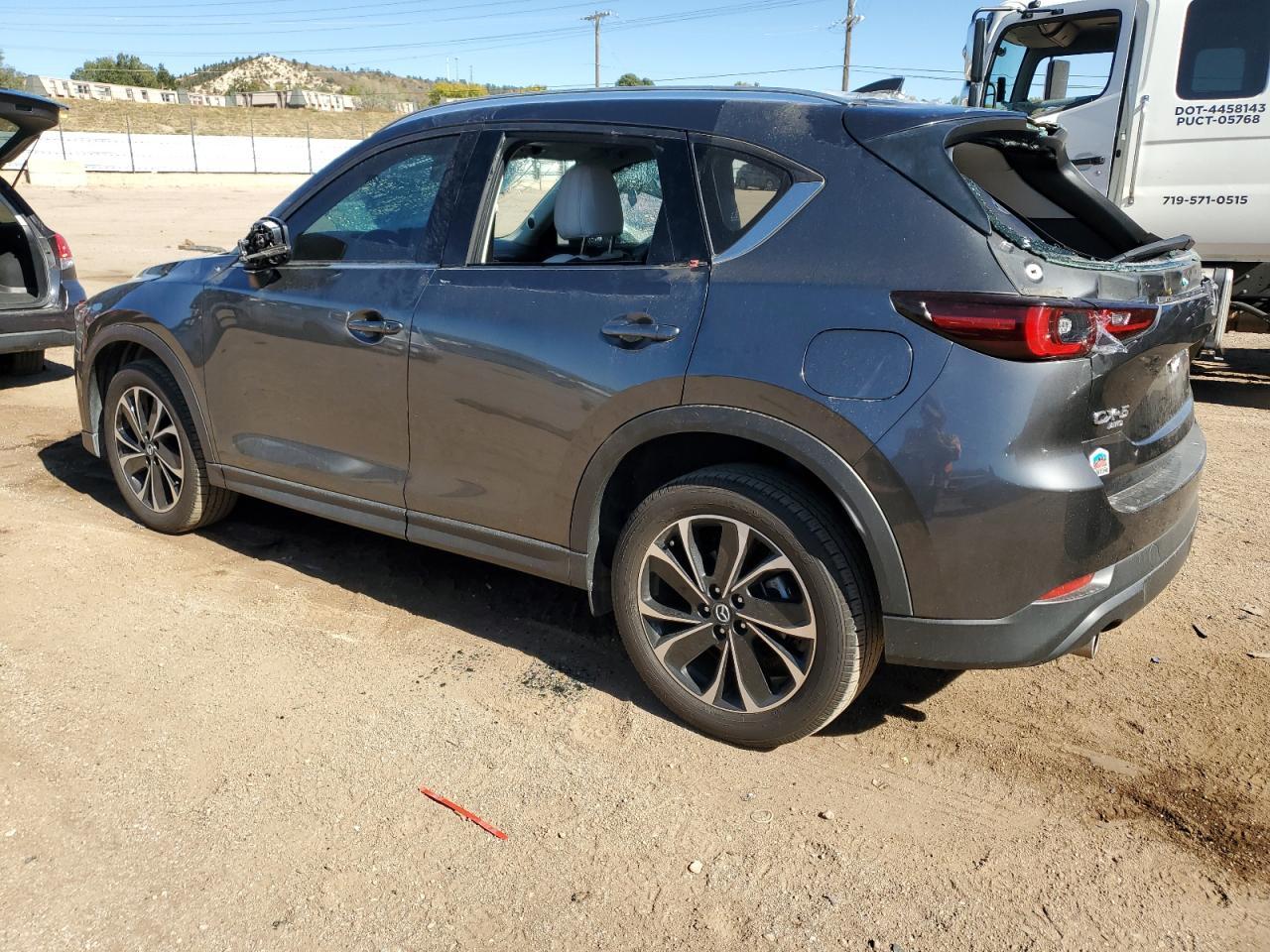 2022 Mazda Cx-5 Premium - Image 2