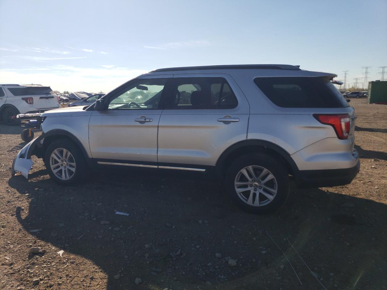 2018 Ford Explorer Xlt - Фото 2