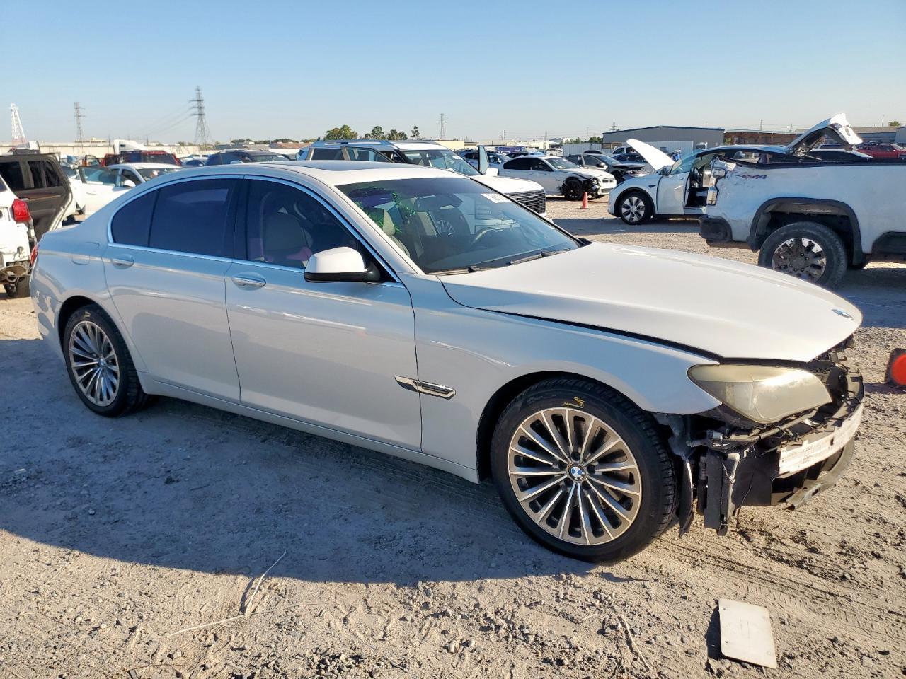 2012 BMW 740 I - Фото 4