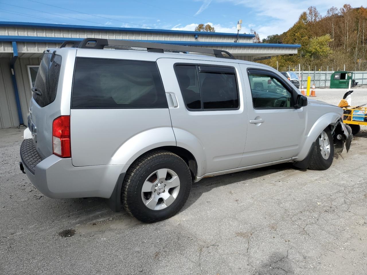 2009 Nissan Pathfinder S - Image 3