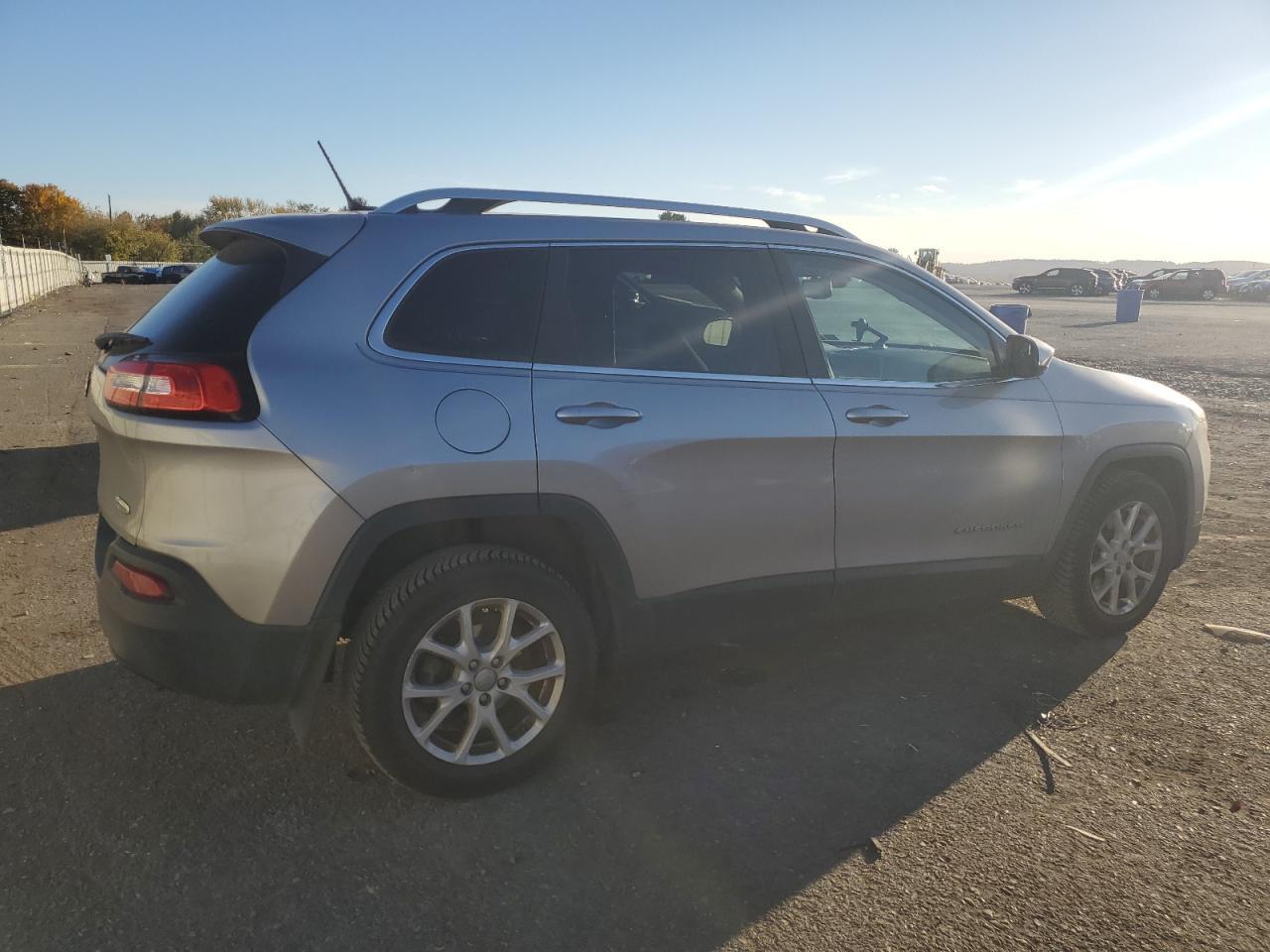 2017 Jeep Cherokee Latitude - Фото 3