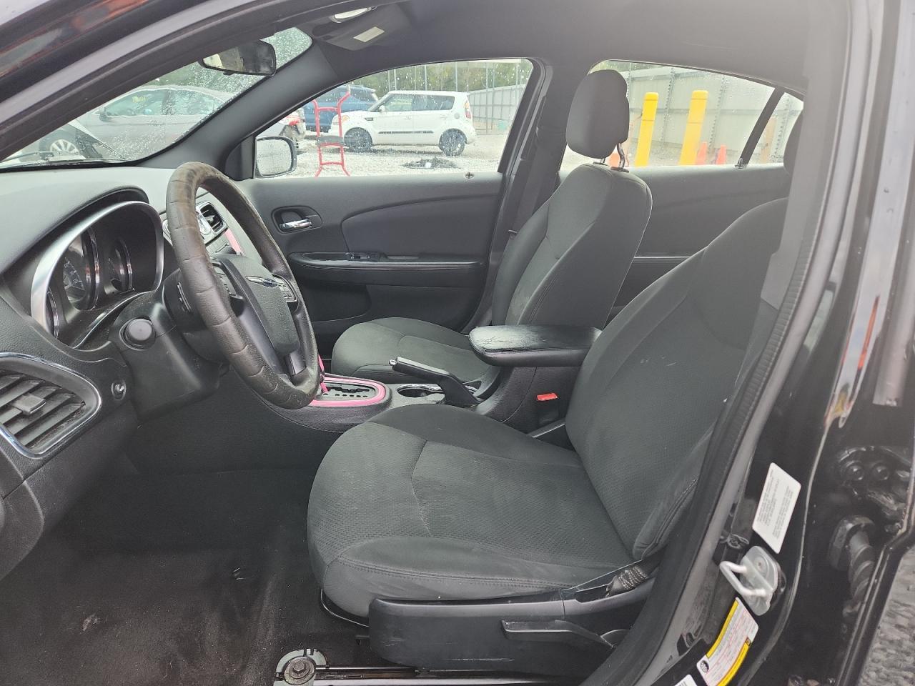 2012 Chrysler 200 Lx - Фото 7