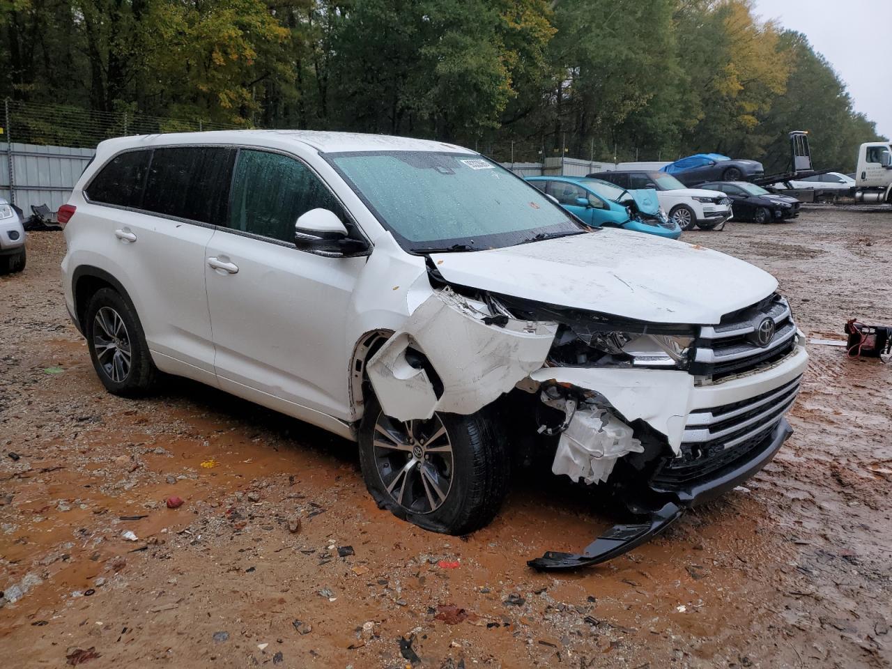 2017 Toyota Highlander Le - Фото 4