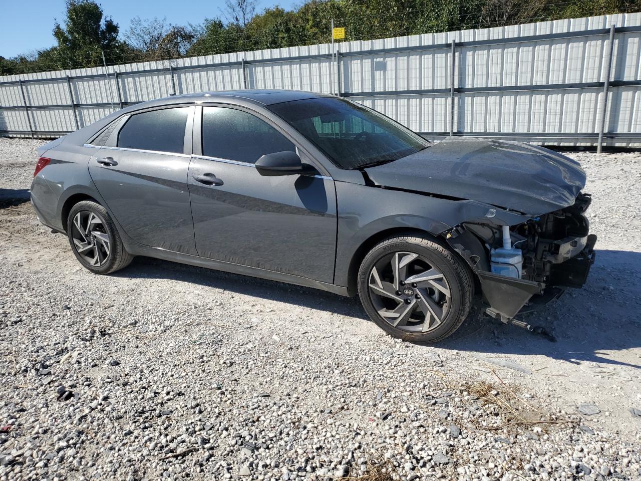 2025 Hyundai Elantra Sel - Image 4