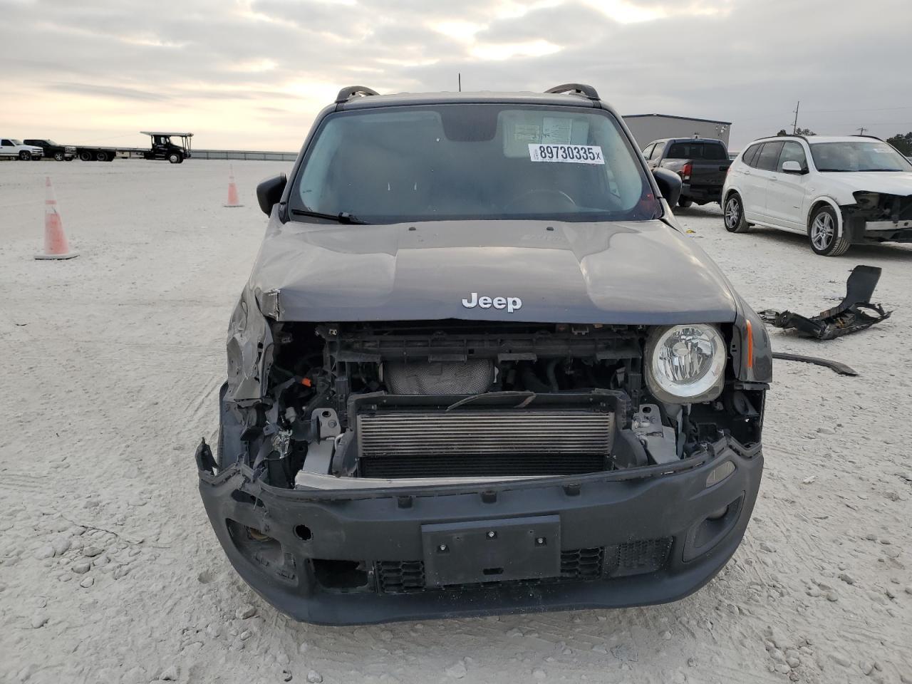 2016 Jeep Renegade Latitude - Image 5